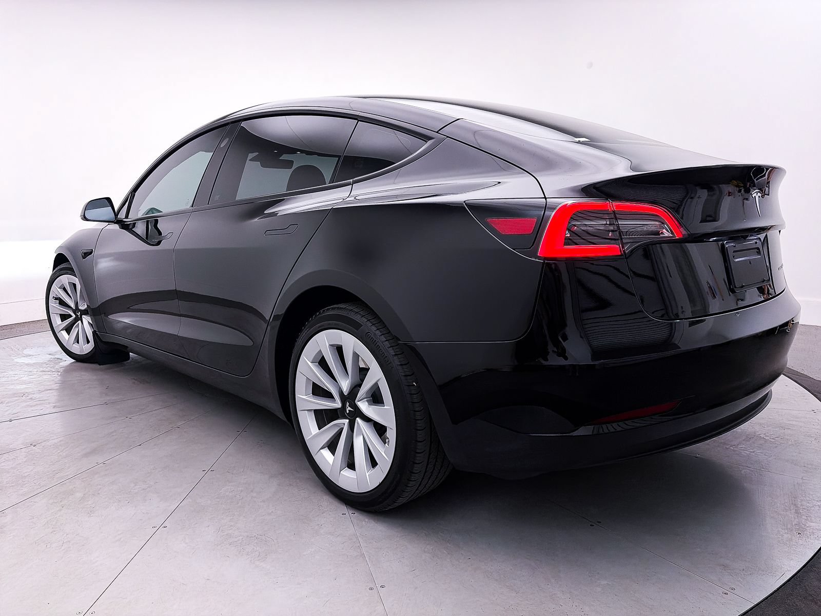 Used 2023 Tesla Model 3 Long Range AWD/4WD image 2