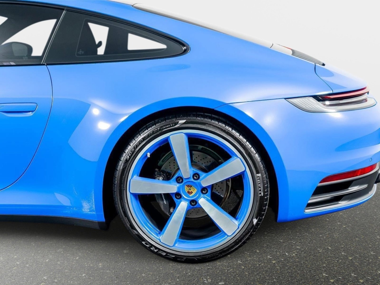 Used 2022 Porsche 911 Carrera RWD image 17