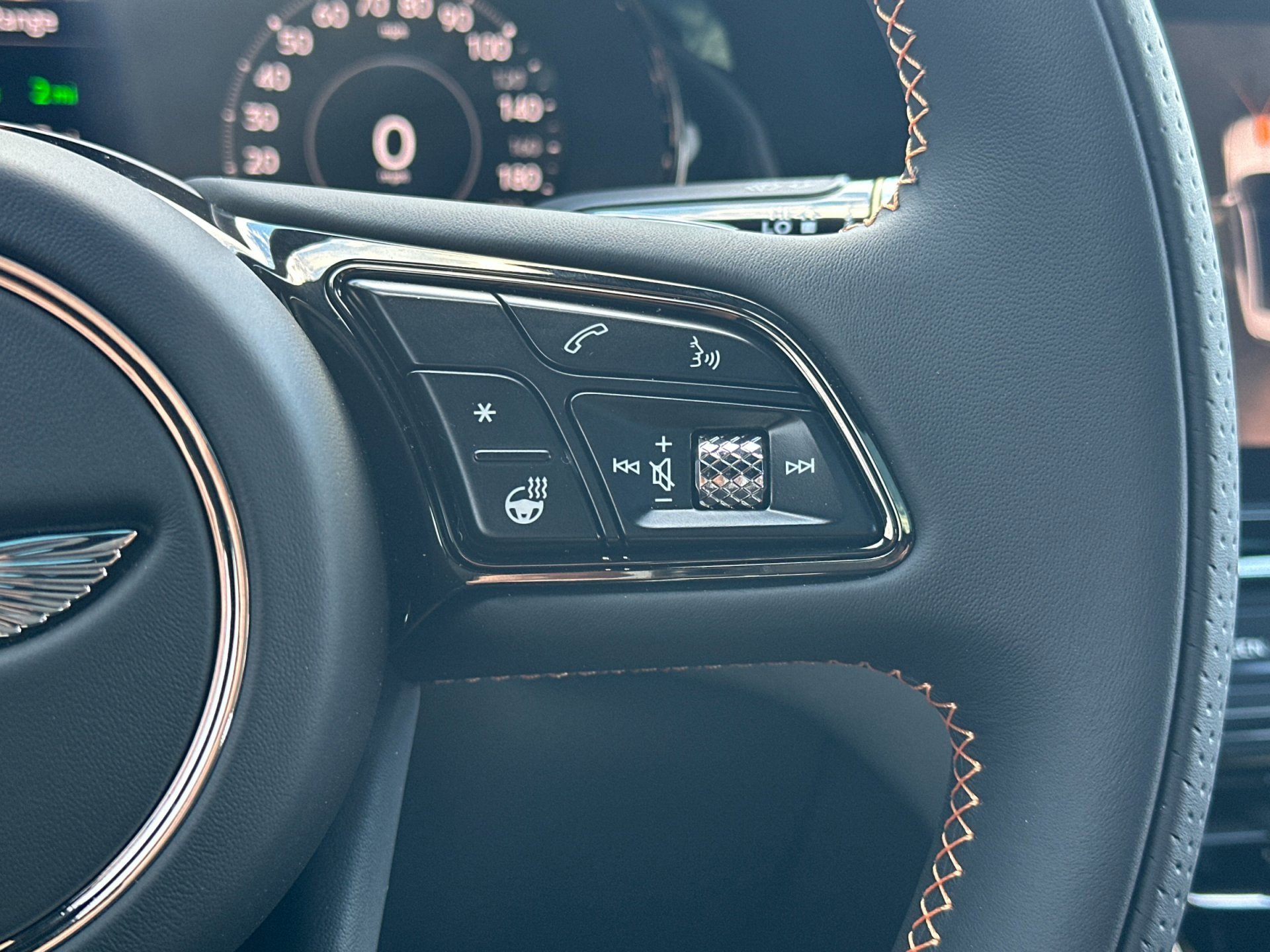 New 2025 Bentley Flying Spur Plug-In Hybrid image 28