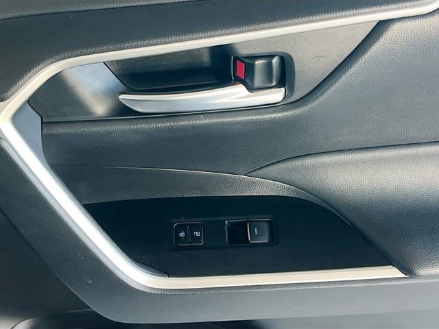 Used 2022 Toyota RAV4 XLE image 31