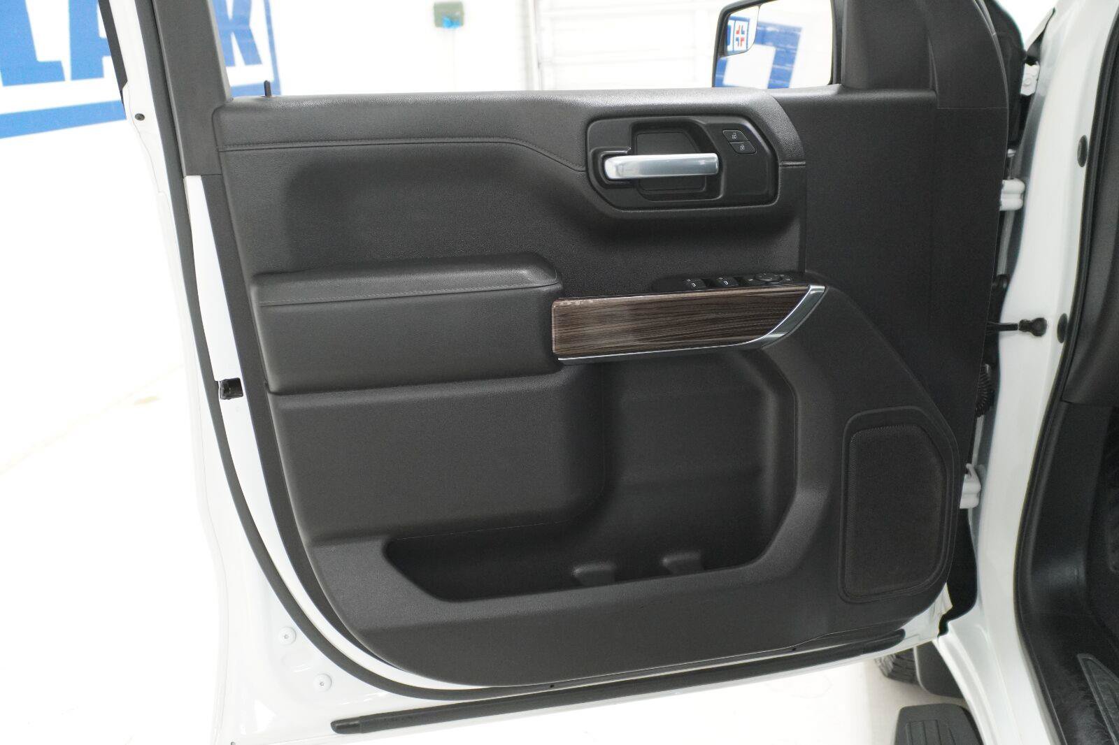 Used 2020 Chevrolet Silverado 1500 LT w/ Texas Edition RWD image 17