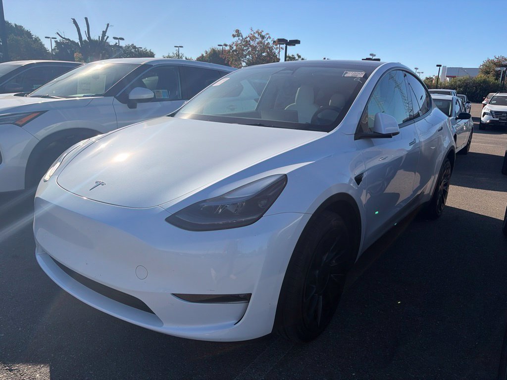 Used 2023 Tesla Model Y Long Range AWD/4WD image 3