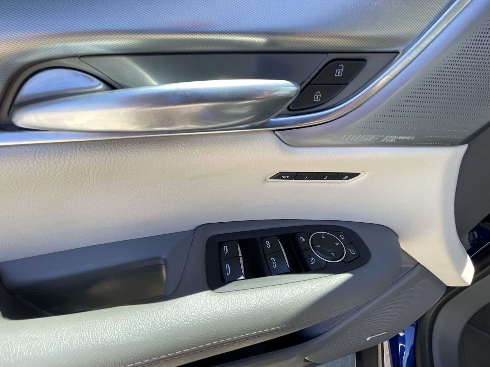 Certified 2025 Cadillac XT5 Premium Luxury AWD/4WD image 23