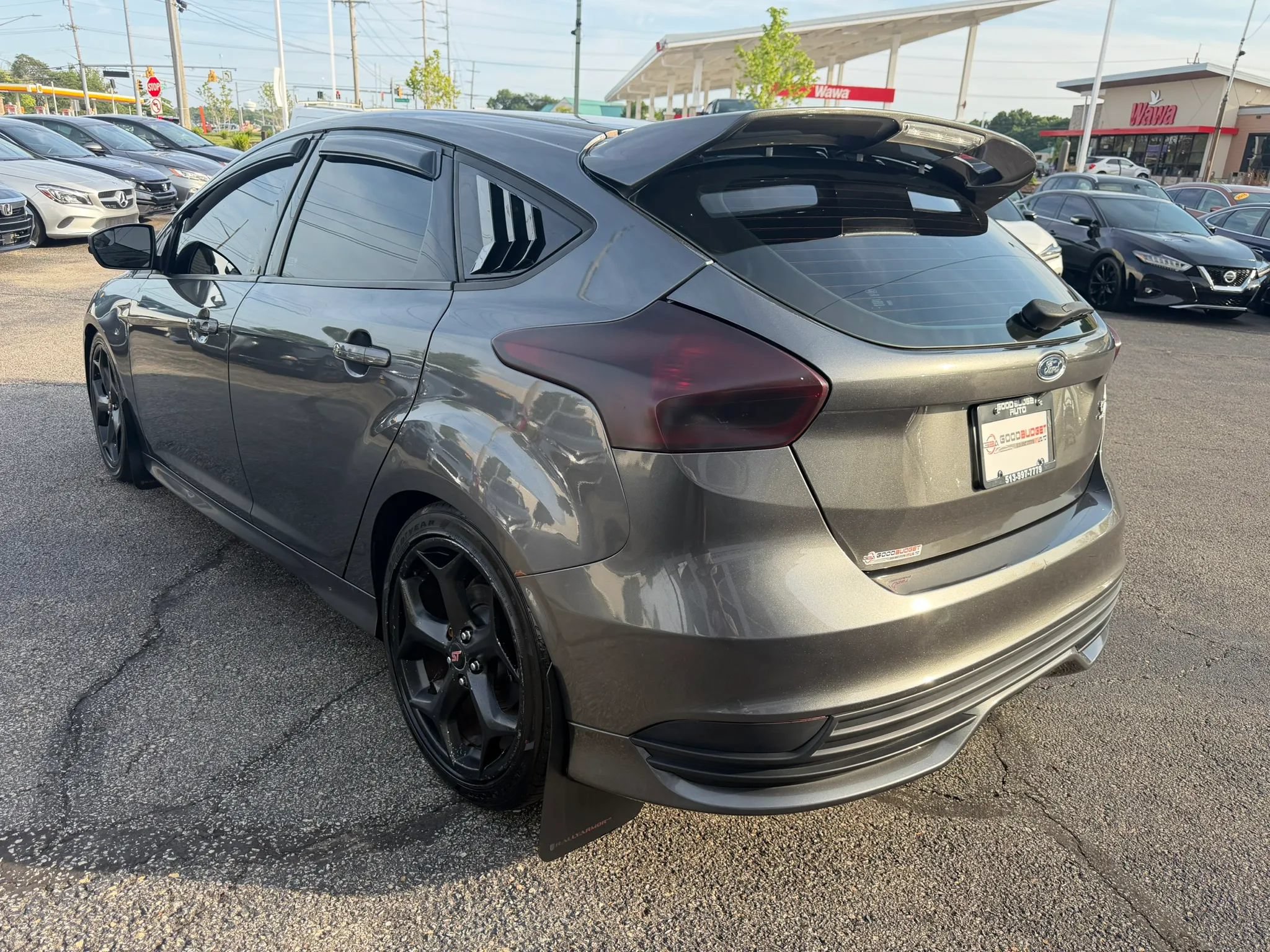 Used 2018 Ford Focus ST FWD image 3