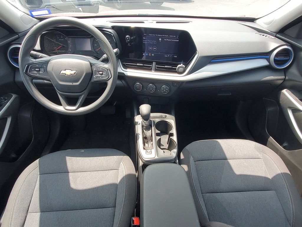 Used 2024 Chevrolet Trax LS w/ LS Convenience Package FWD image 19