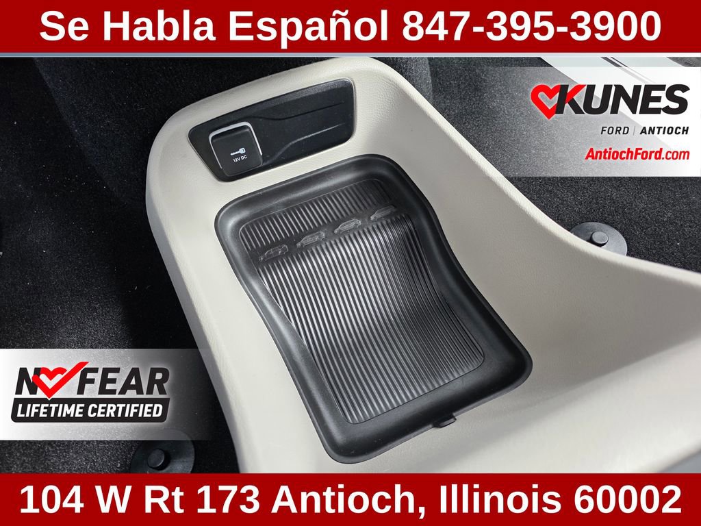 Used 2023 Chrysler Voyager LX image 62