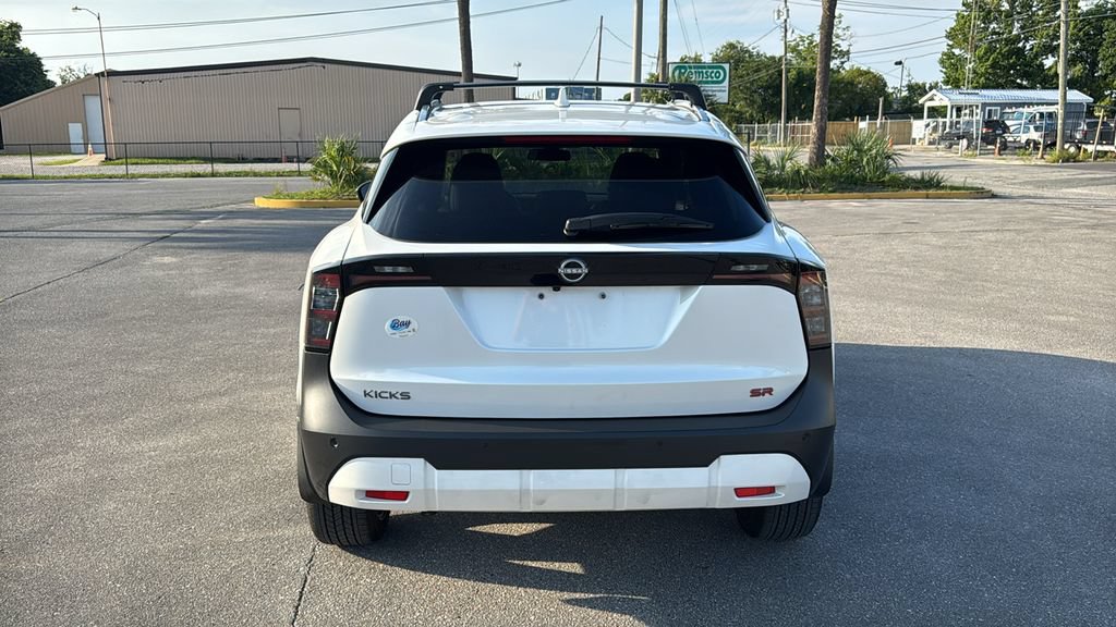 Used 2025 Nissan Kicks SR w/ SR Premium Package FWD image 5