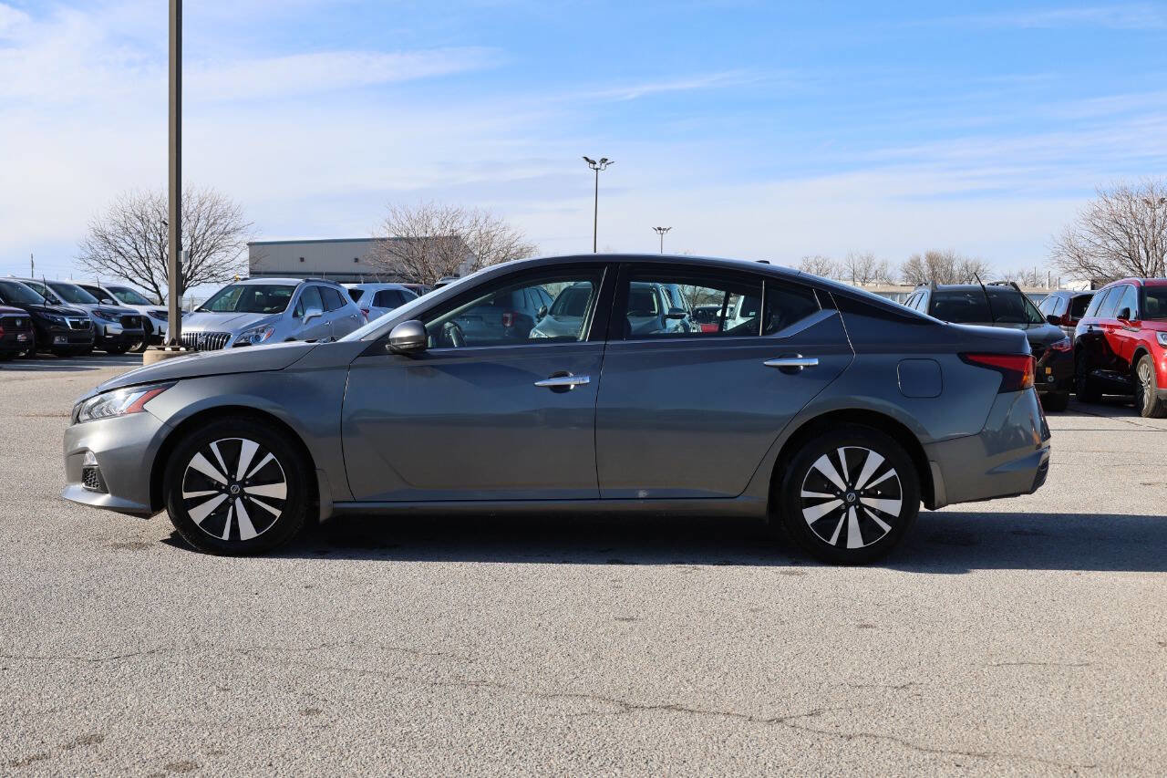 Used 2022 Nissan Altima 2.5 SV w/ SV Premium Package AWD/4WD image 8