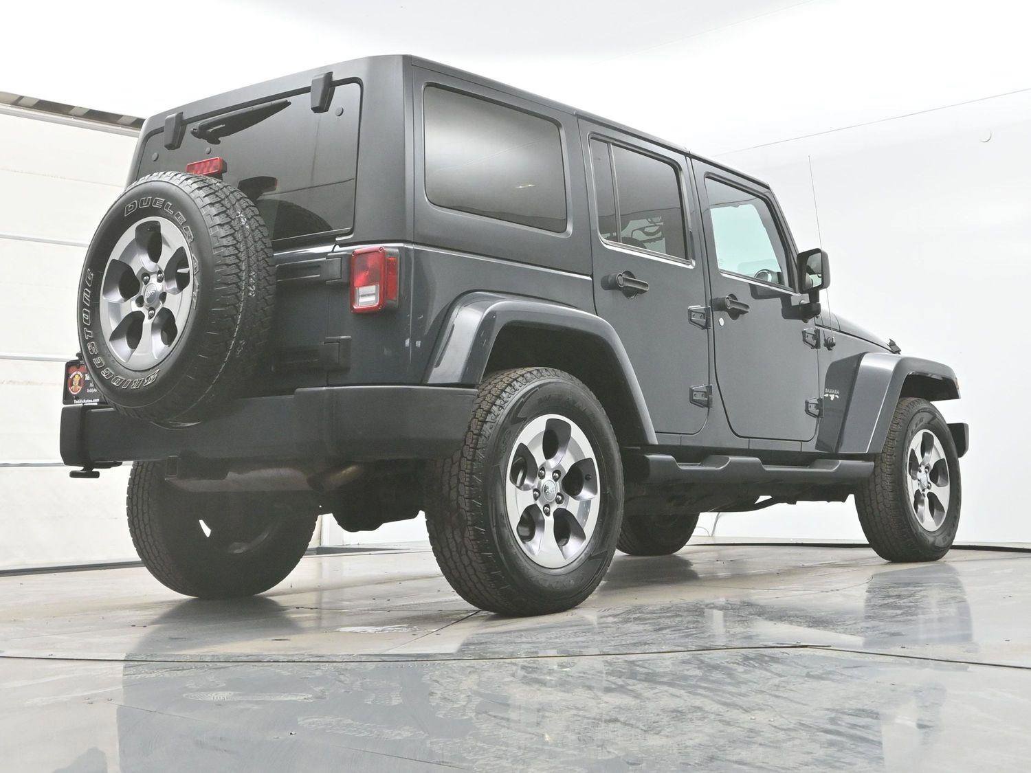 Used 2016 Jeep Wrangler Unlimited Sahara w/ Connectivity Group image 32