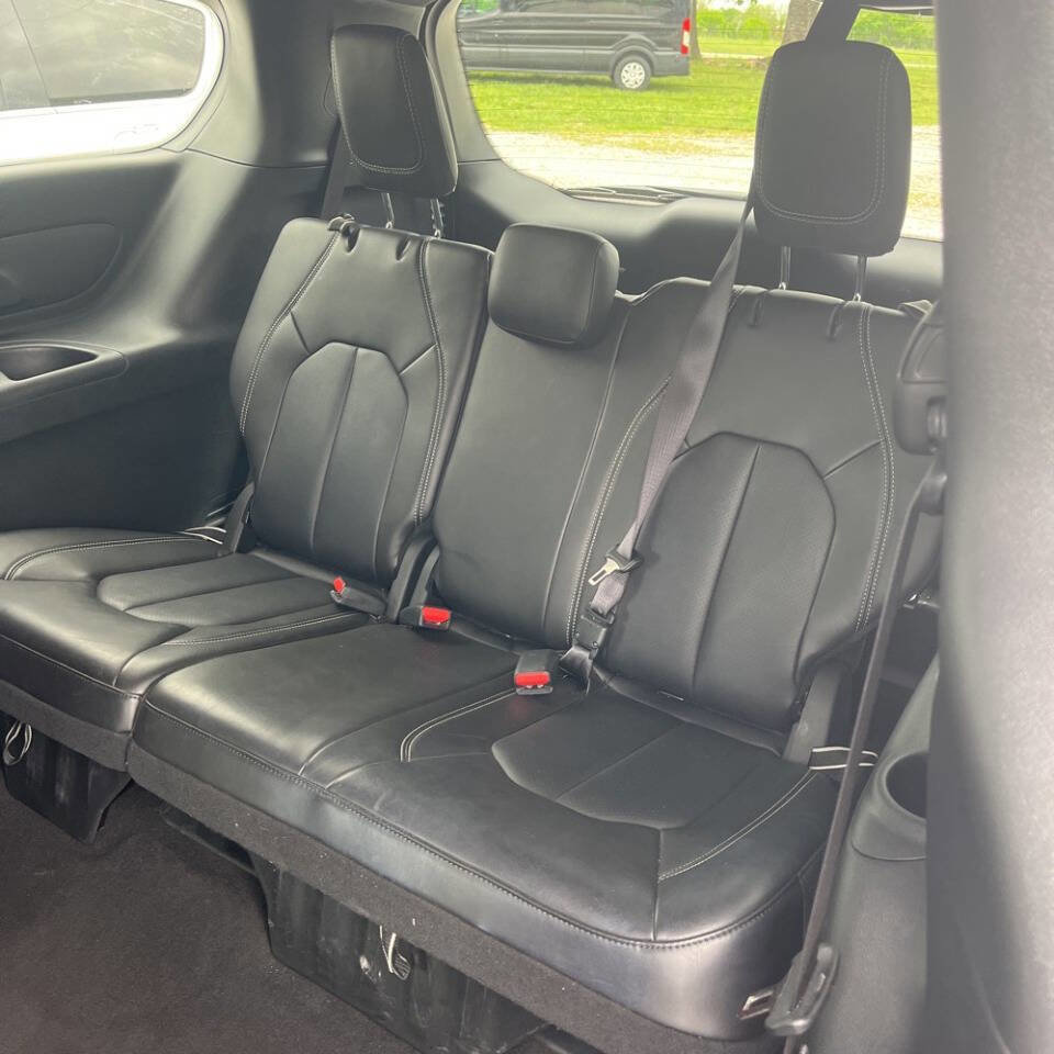 Used 2026 Chrysler Pacifica Select FWD image 13