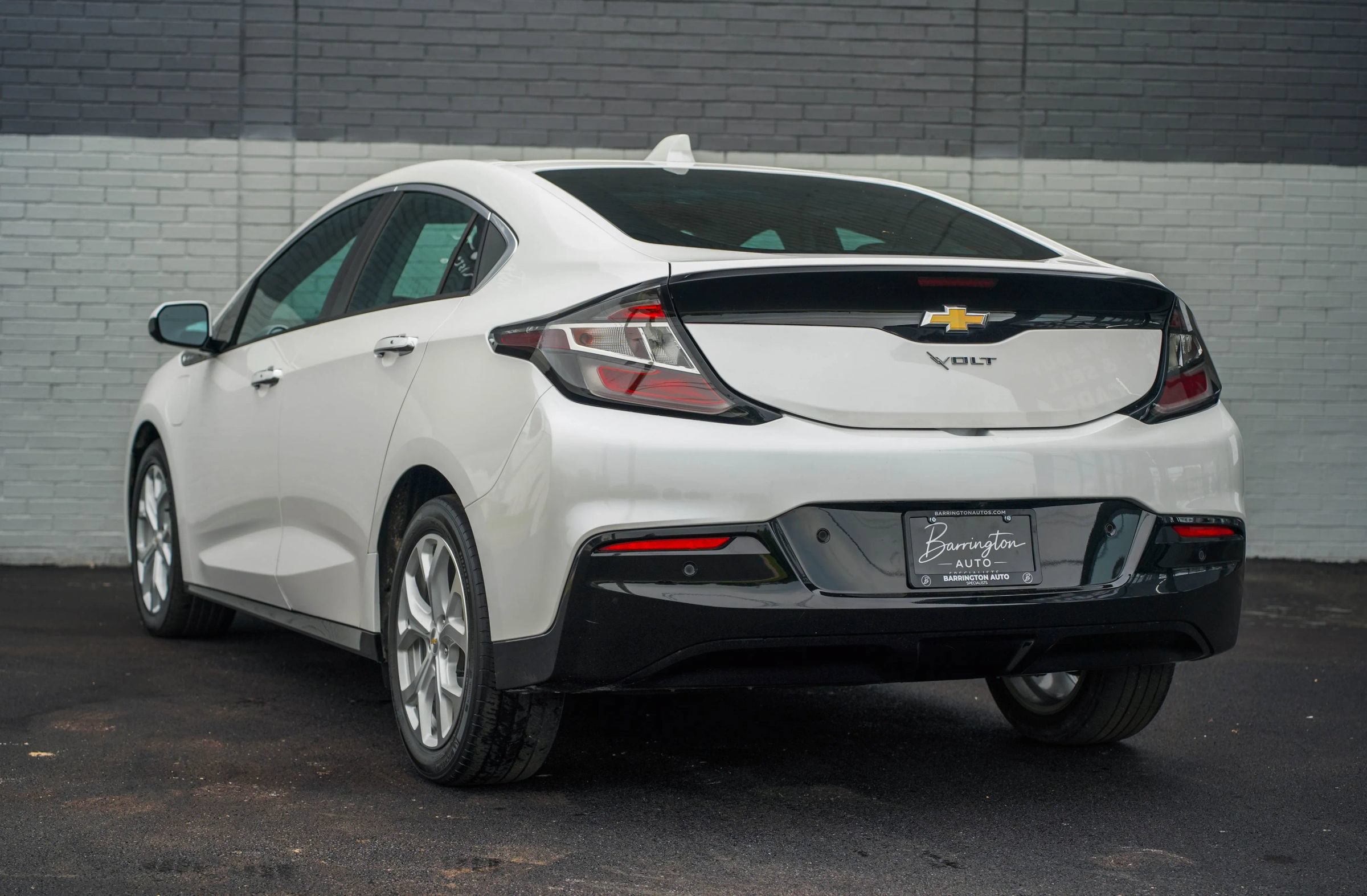 Used 2018 Chevrolet Volt Premier w/ Driver Confidence Package FWD image 7