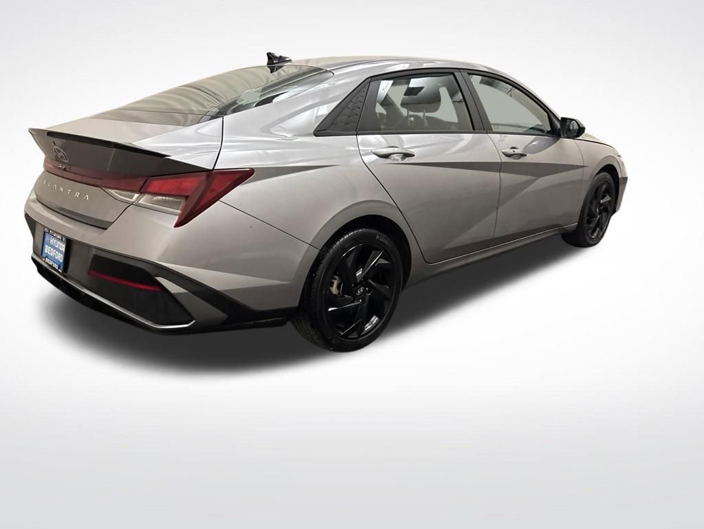 Certified 2026 Hyundai Elantra Sport FWD image 5