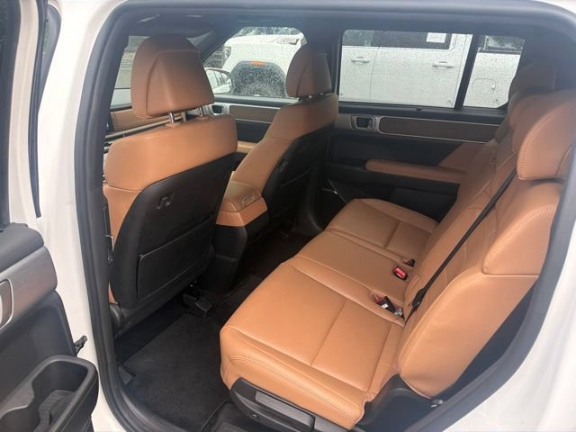 Used 2024 Hyundai Santa Fe Limited AWD/4WD image 10
