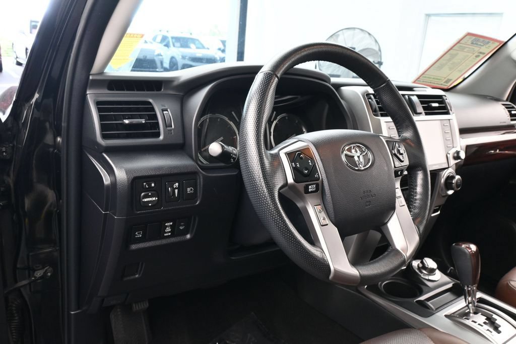 Used 2024 Toyota 4Runner Limited AWD/4WD image 15