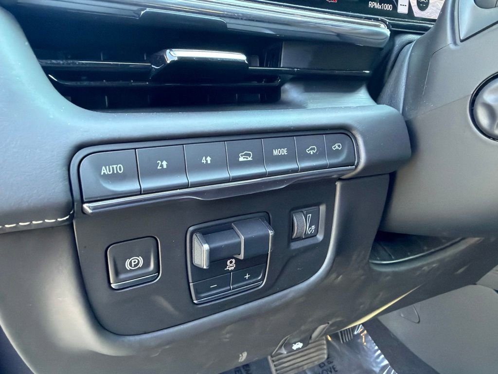 Used 2024 Cadillac Escalade Sport Platinum w/ LPO, ONYX Package AWD/4WD image 8
