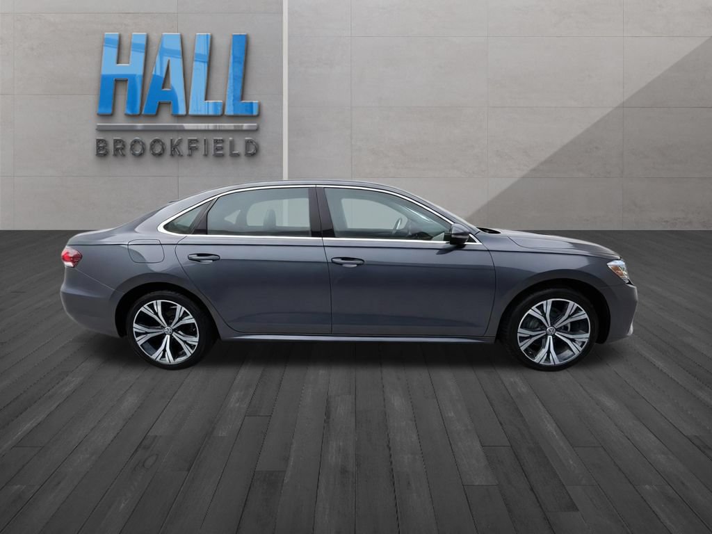 Used 2022 Volkswagen Passat 2.0T SE FWD image 6