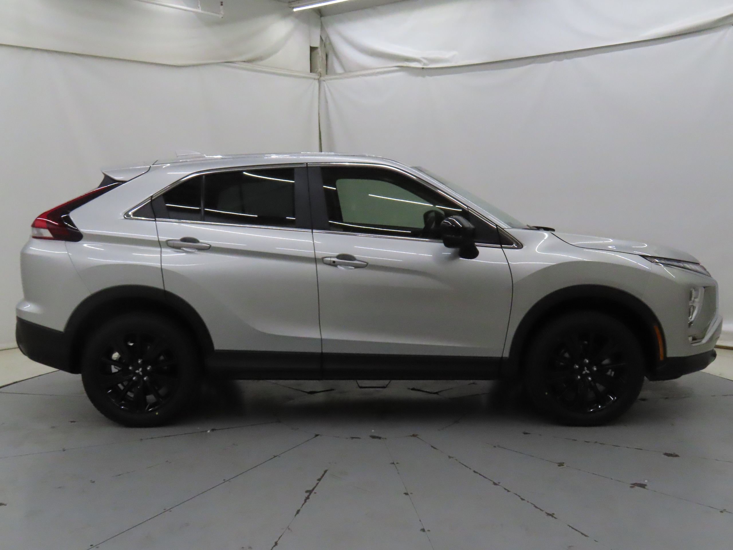 New 2025 Mitsubishi Eclipse Cross LE image 2