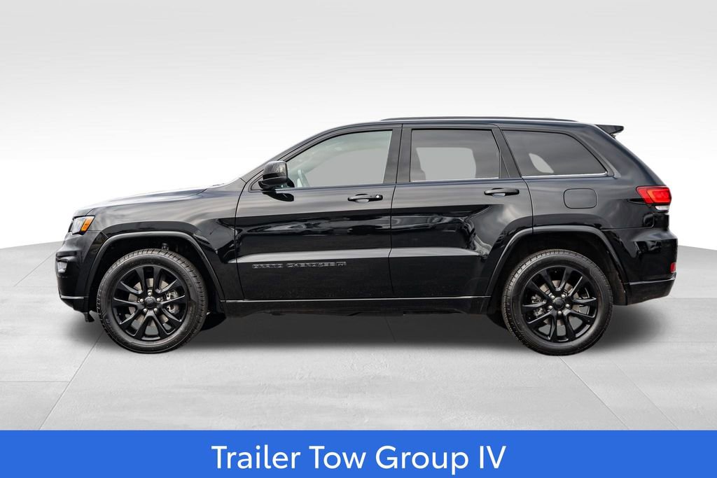 Used 2022 Jeep Grand Cherokee Laredo X image 4
