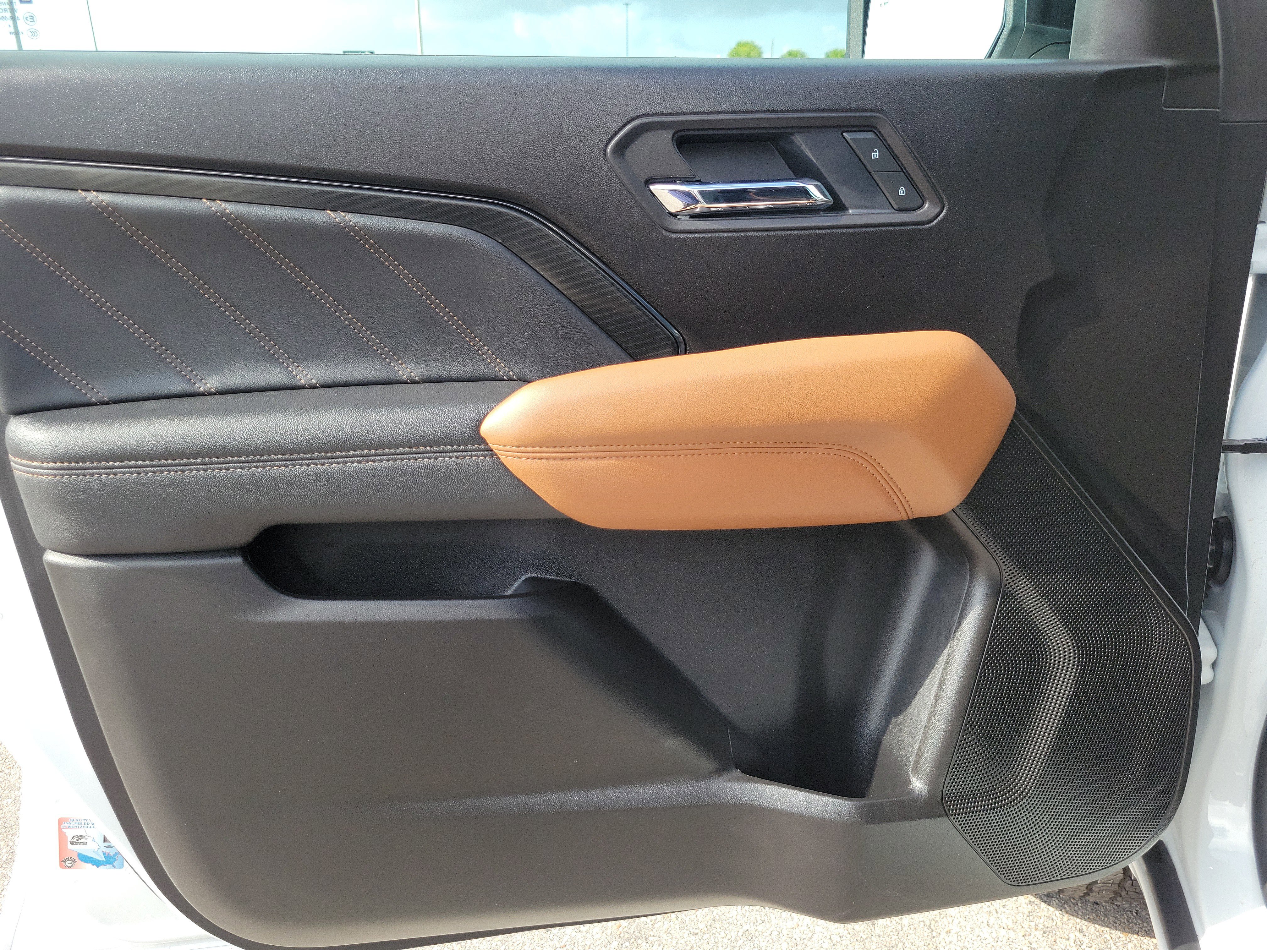 Used 2025 GMC Canyon AT4 image 23