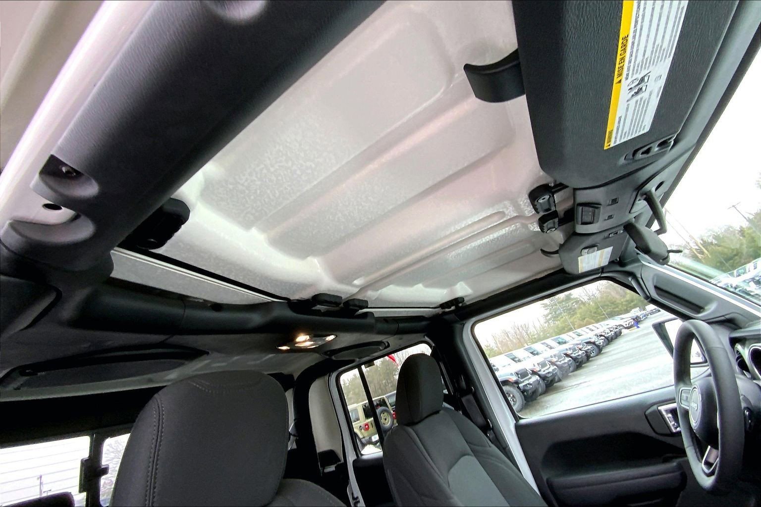 Certified 2023 Jeep Gladiator Willys image 11