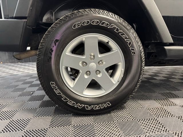 Used 2013 Jeep Wrangler Unlimited Sport image 31