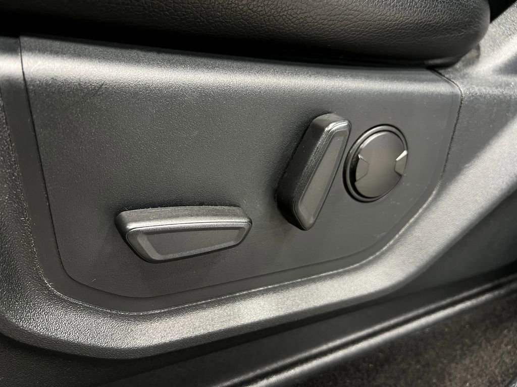 Used 2019 Ford F150 Lariat w/ Equipment Group 502A Luxury AWD/4WD image 18