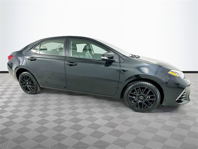 Used 2017 Toyota Corolla SE image 16