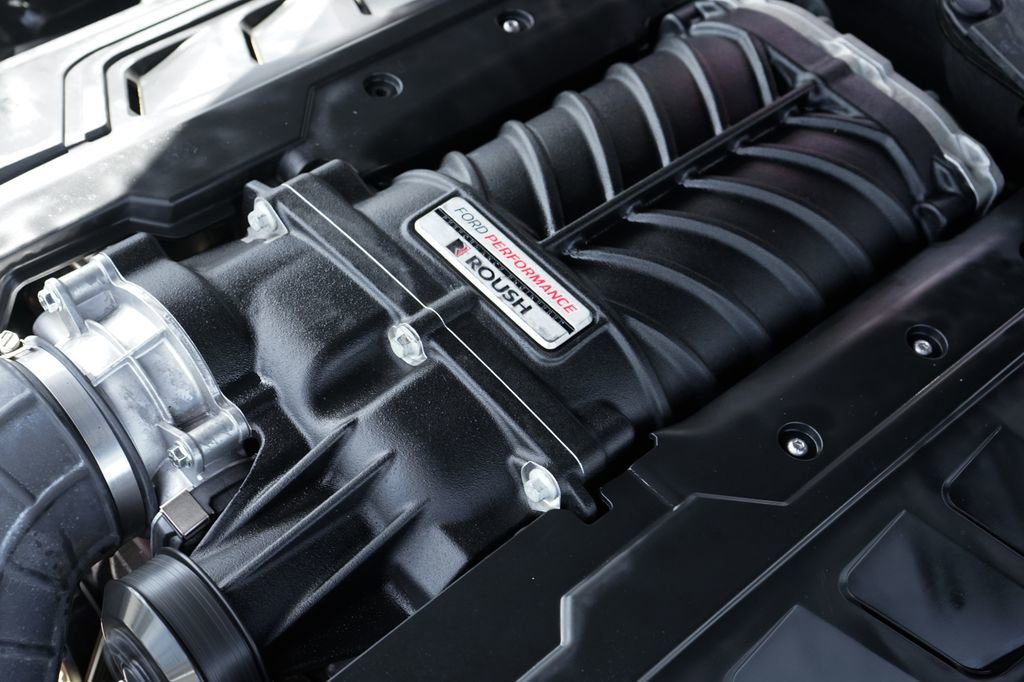 Used 2019 Ford Mustang GT Premium w/ GT Performance Package RWD image 9