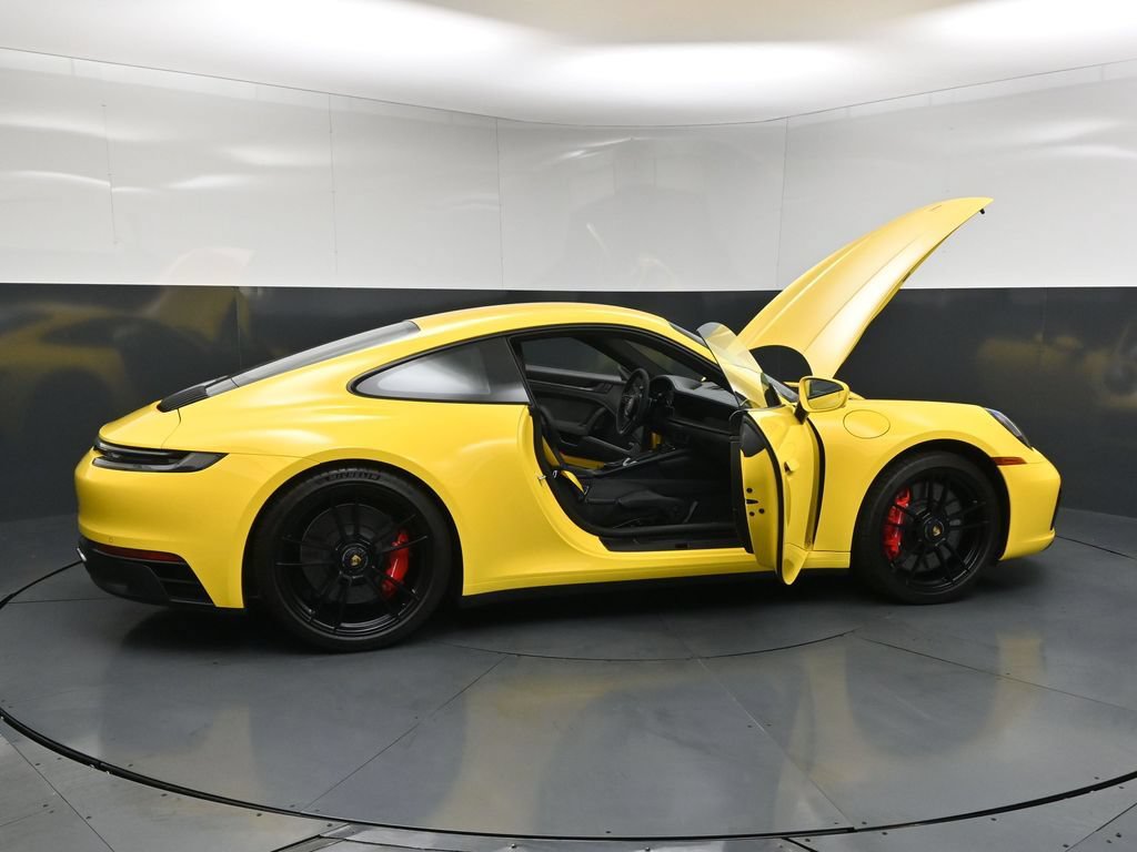 Certified 2022 Porsche 911 Carrera GTS w/ Premium Package RWD image 33