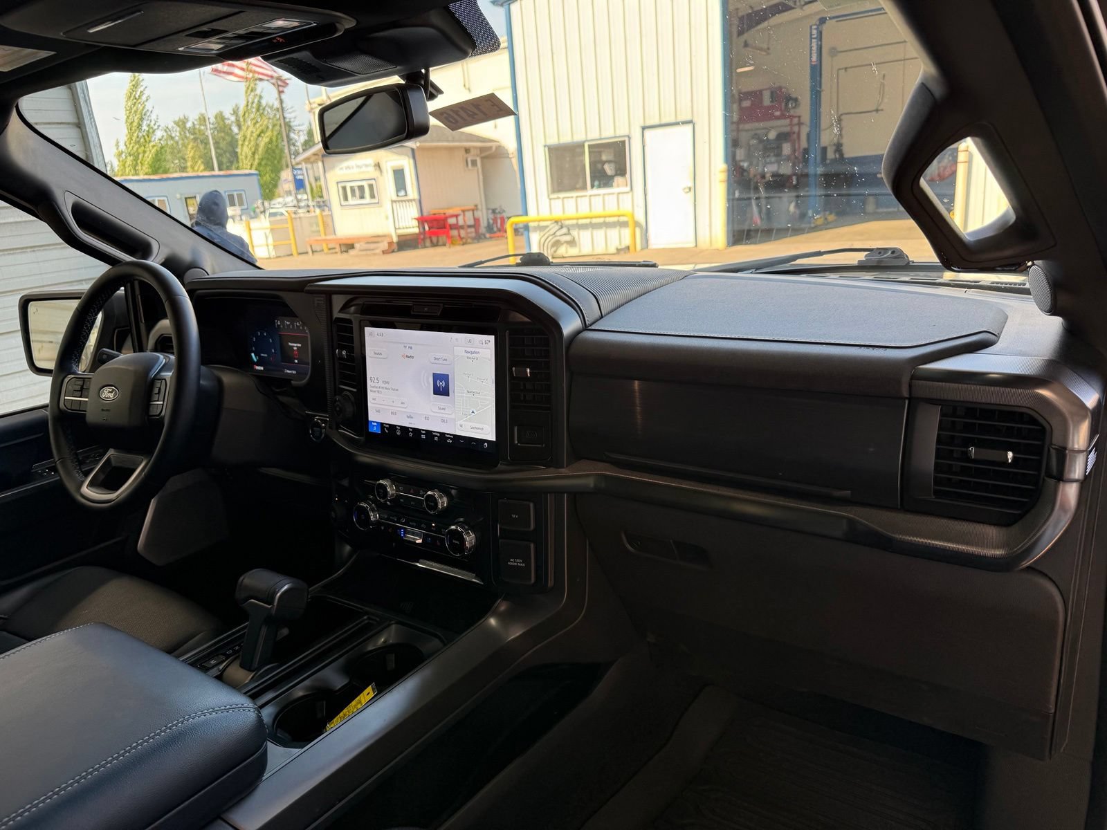 Used 2025 Ford F150 Lariat w/ Equipment Group 502A High AWD/4WD image 11