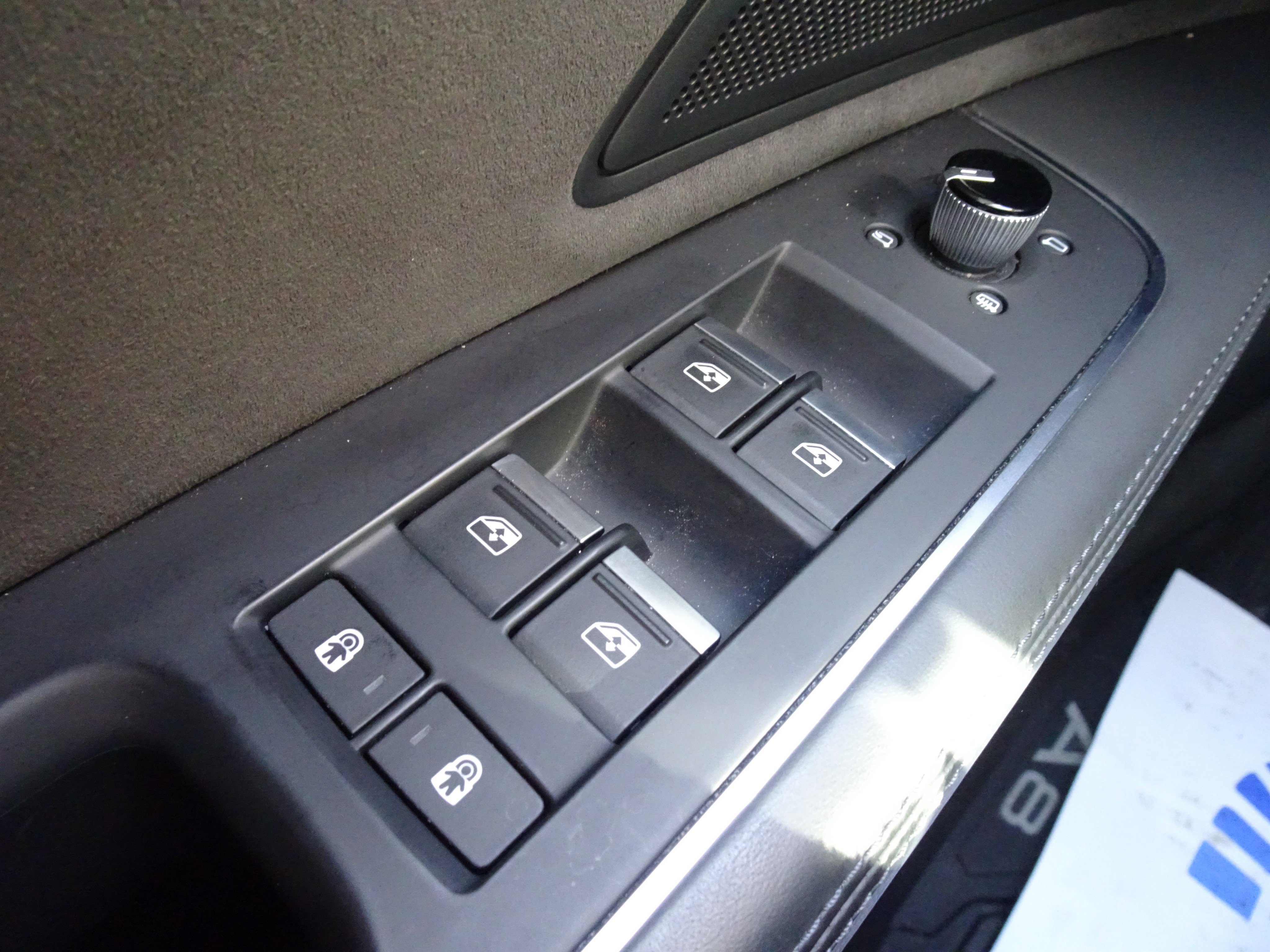 Used 2021 Audi A8 L 4.0T image 22