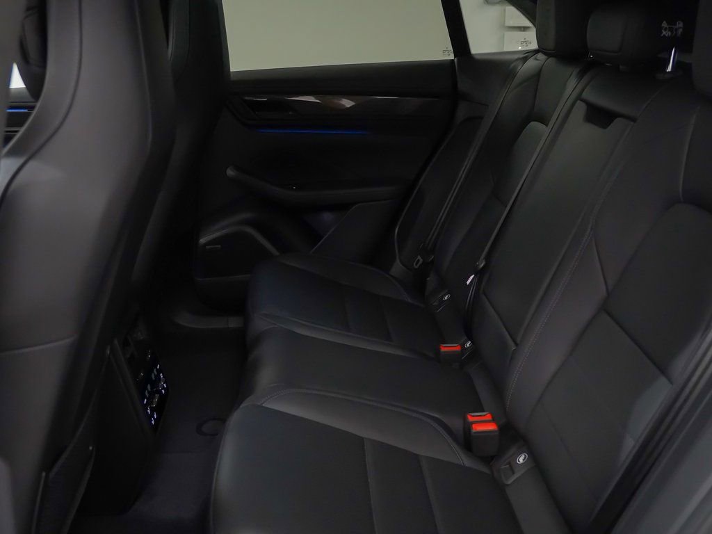 New 2025 Porsche Macan Turbo Electric image 19