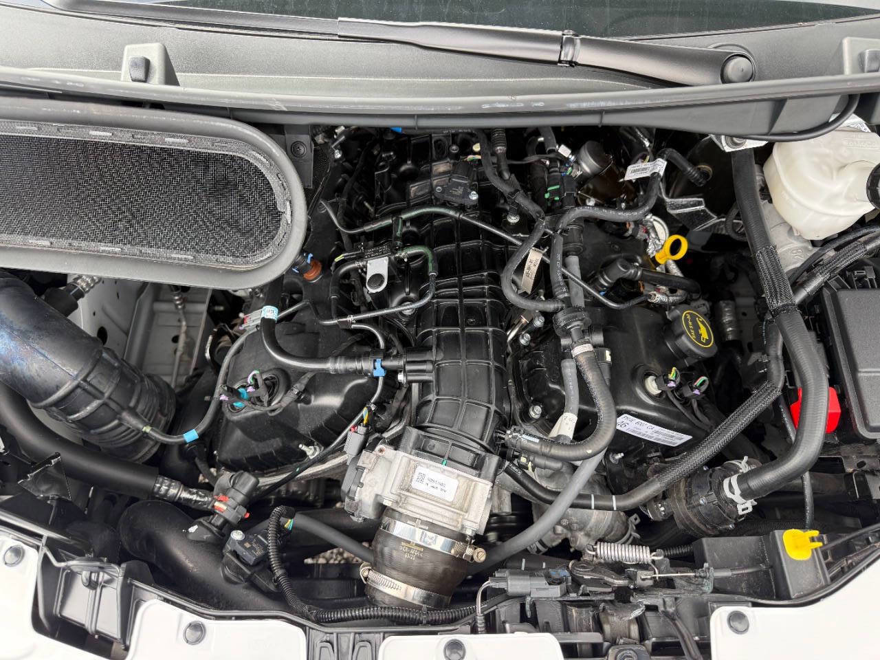 Used 2025 Ford Transit 250 250 AWD 3dr LWB Medium Roof Ca image 12