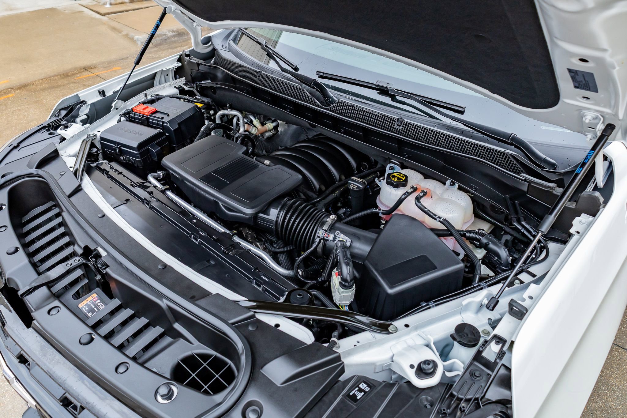 Used 2024 Chevrolet Tahoe Z71 w/ Luxury Package image 43