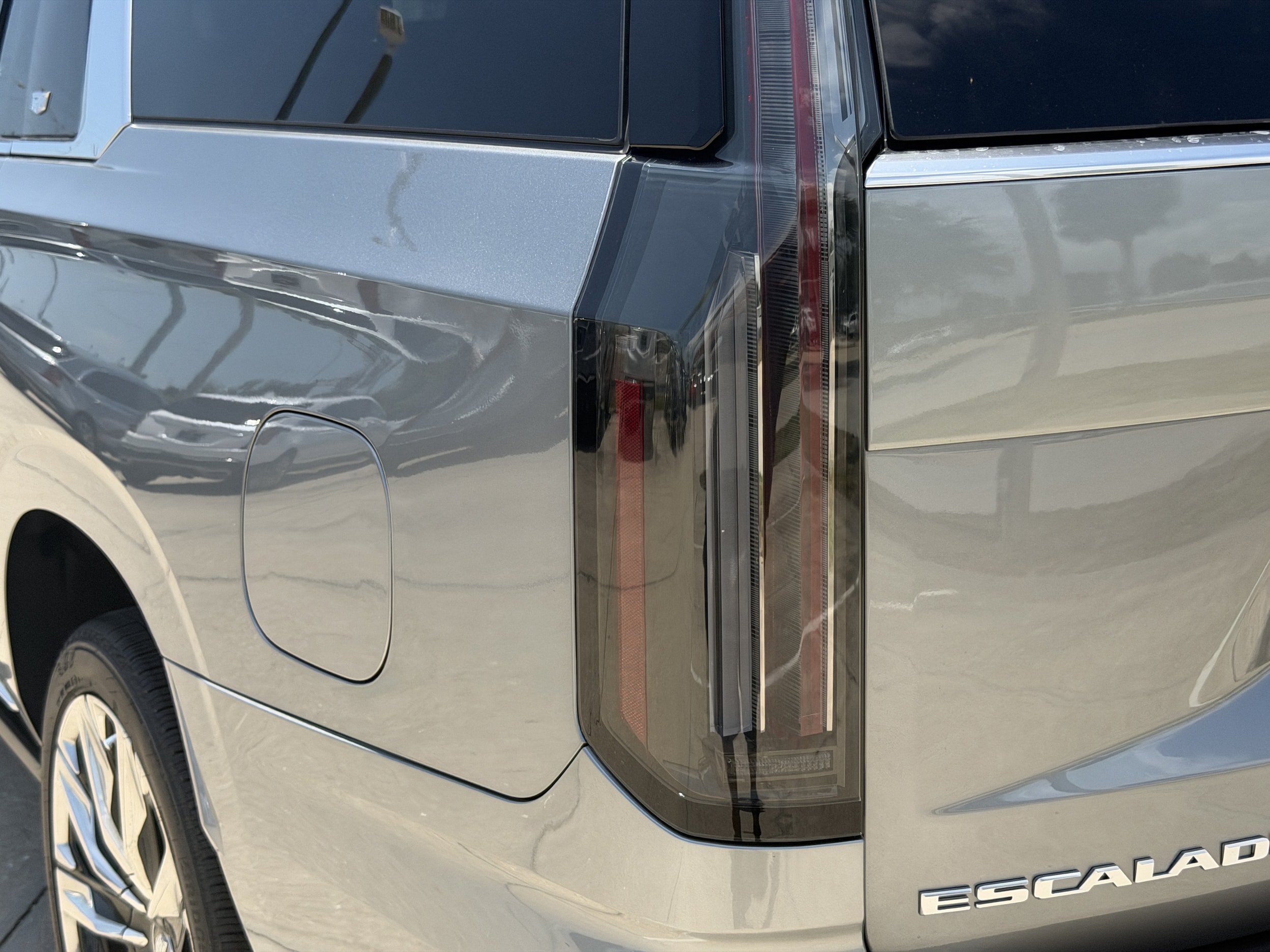 New 2026 Cadillac Escalade ESV Luxury w/ Touring Package AWD/4WD image 10