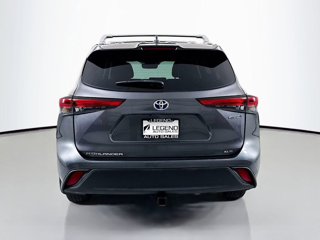 Used 2021 Toyota Highlander XLE AWD/4WD image 7