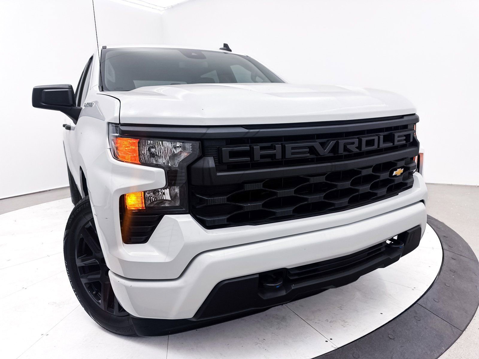 Used 2022 Chevrolet Silverado 1500 Custom image 6