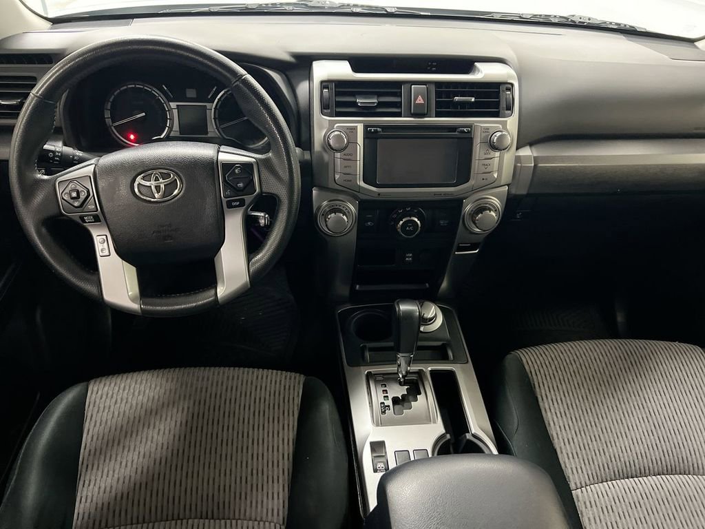 Used 2017 Toyota 4Runner SR5 AWD/4WD image 10