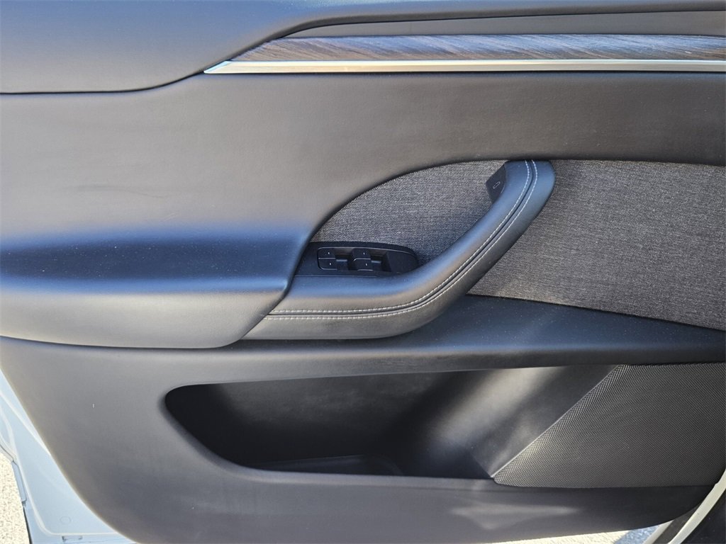 Used 2022 Tesla Model X image 23