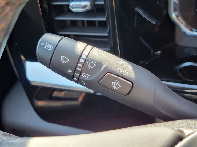 Used 2023 Chevrolet Silverado 1500 LT AWD/4WD image 16