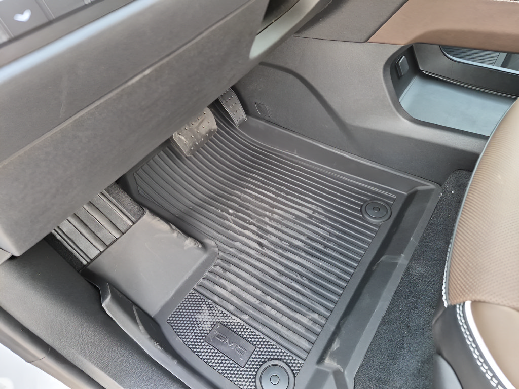 New 2027 GMC Acadia Denali Ultimate w/ LPO, Floor Liner Package AWD/4WD image 19