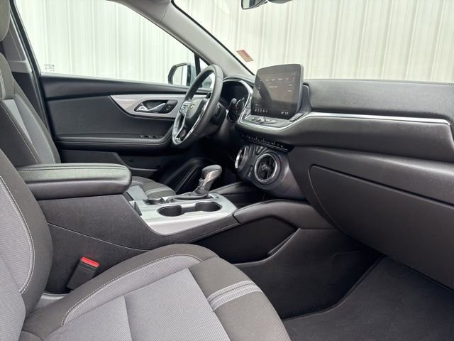 Used 2025 Chevrolet Blazer LT AWD/4WD image 18