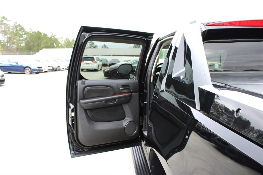 Used 2007 Cadillac Escalade EXT w/ Information Package image 40