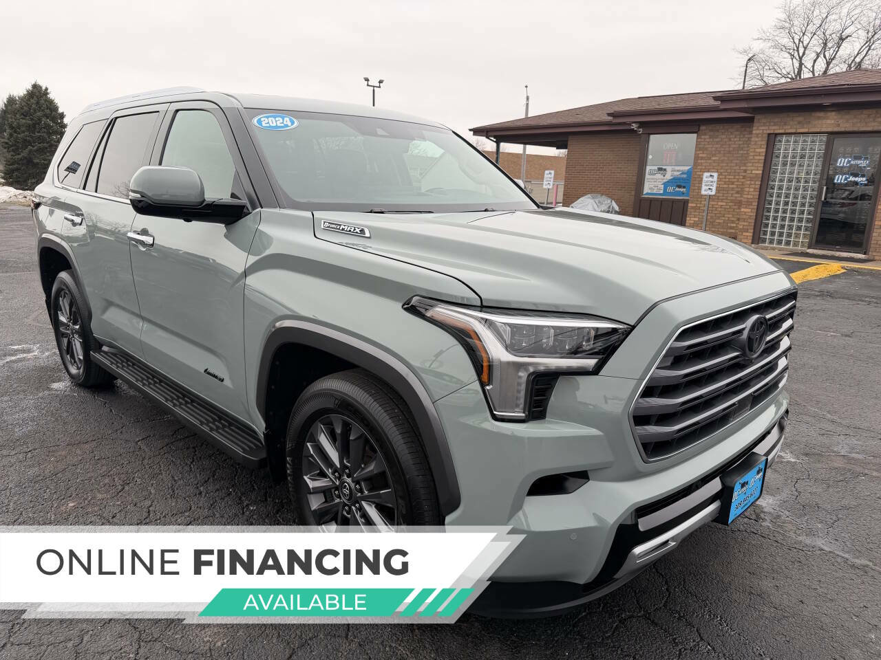 Used 2024 Toyota Sequoia Limited w/ Tow Technology Package AWD/4WD image 2