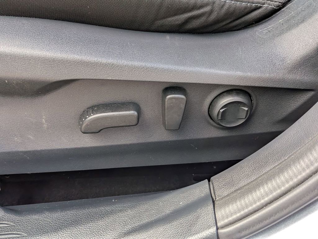 Used 2025 Subaru Outback Premium image 14