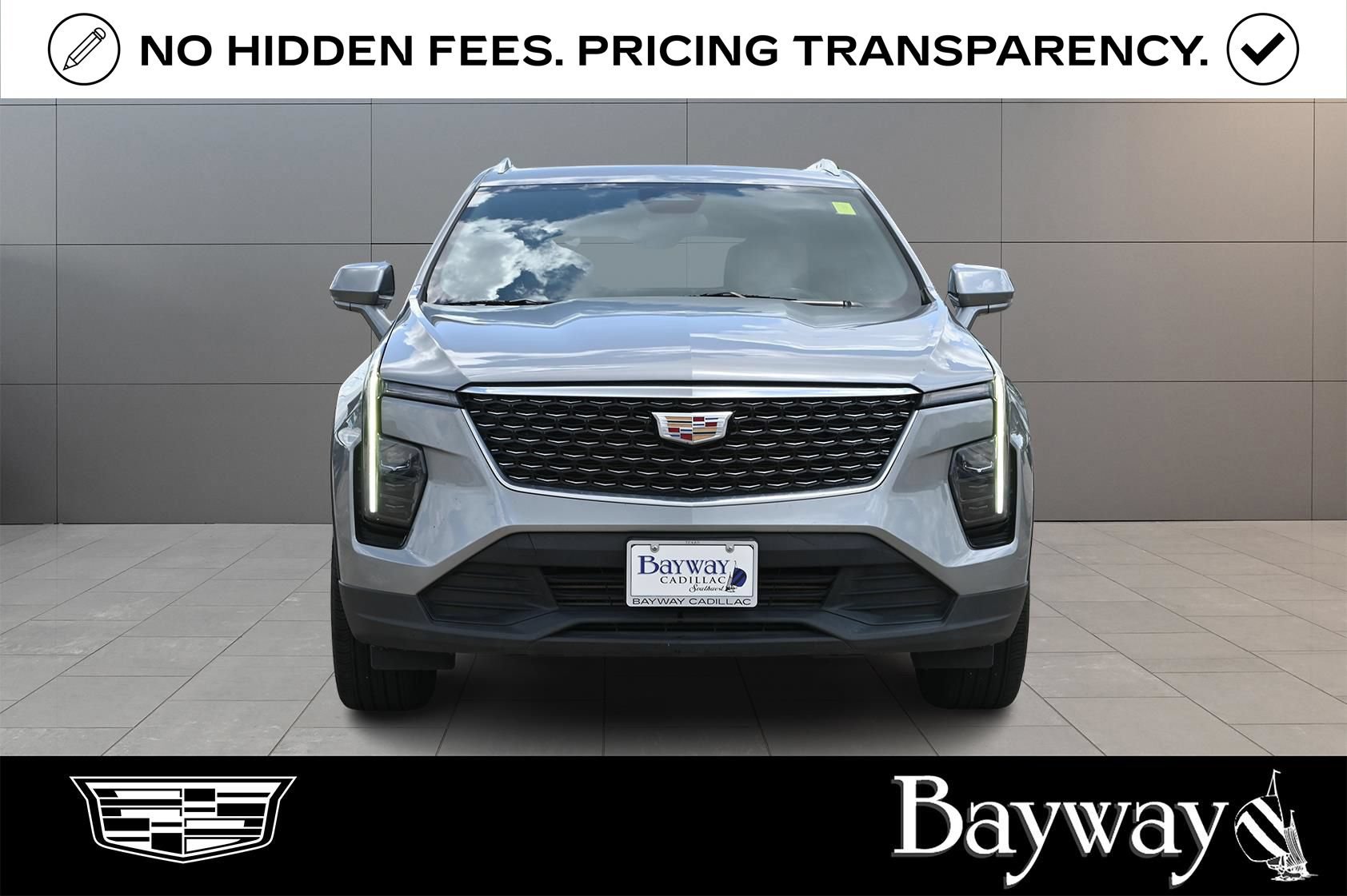 Used 2024 Cadillac XT4 Luxury w/ Cold Weather Package FWD image 2