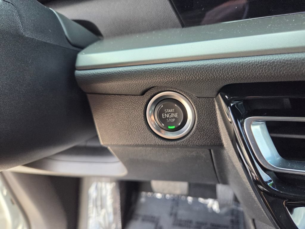 Used 2024 Chevrolet Traverse LS FWD image 27