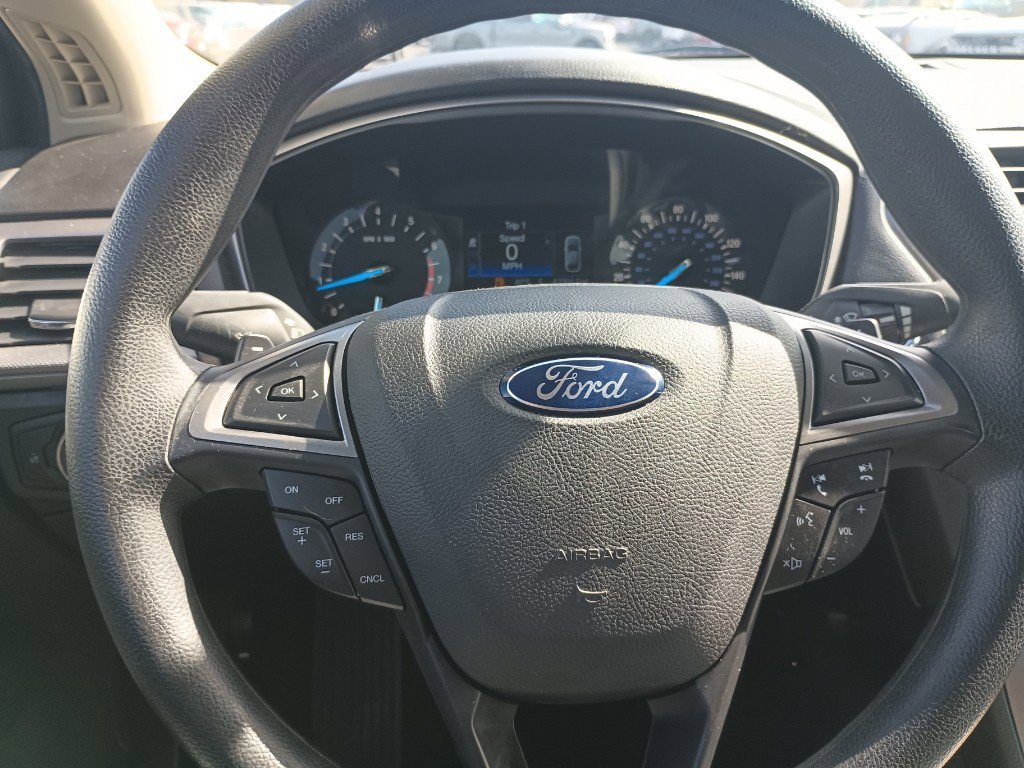 Used 2017 Ford Fusion SE image 14