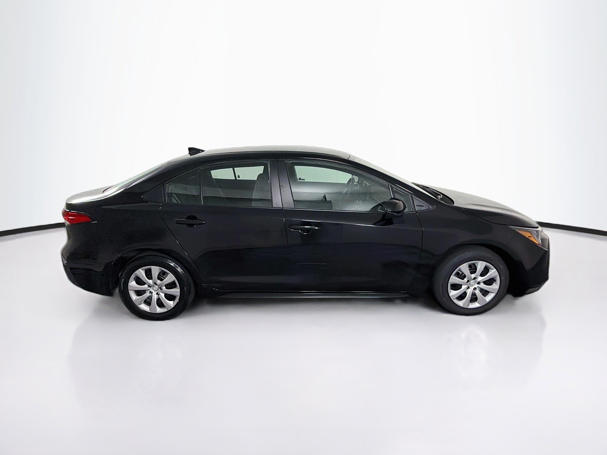 Used 2025 Toyota Corolla LE FWD image 10