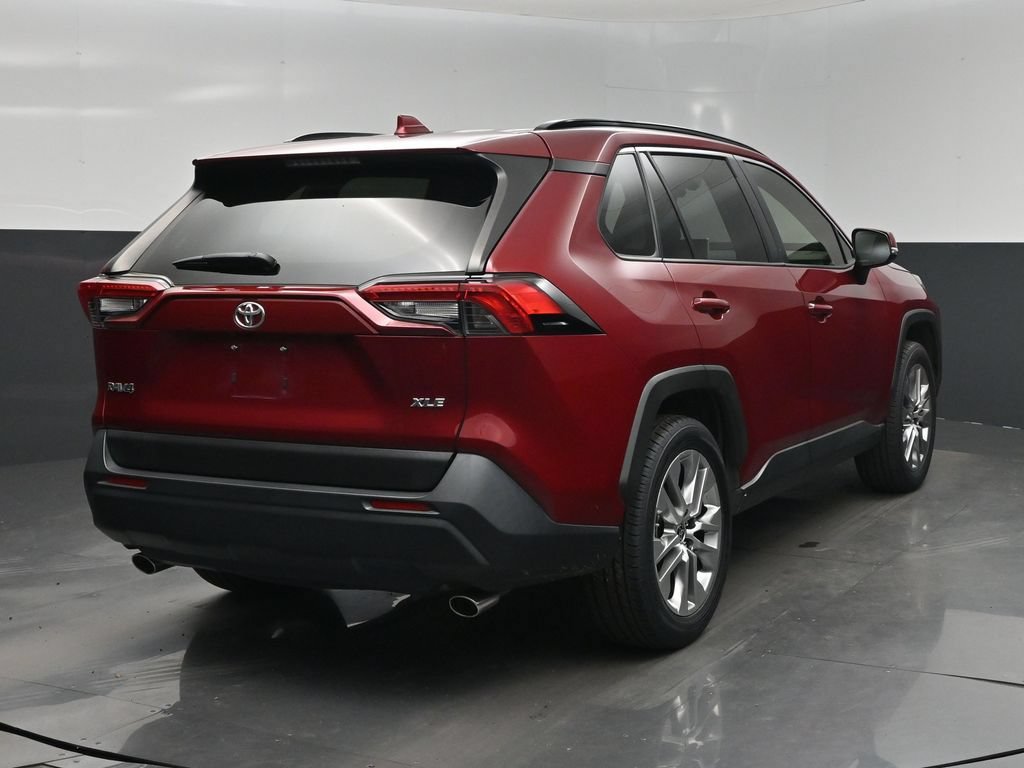 Used 2022 Toyota RAV4 XLE Premium FWD image 28